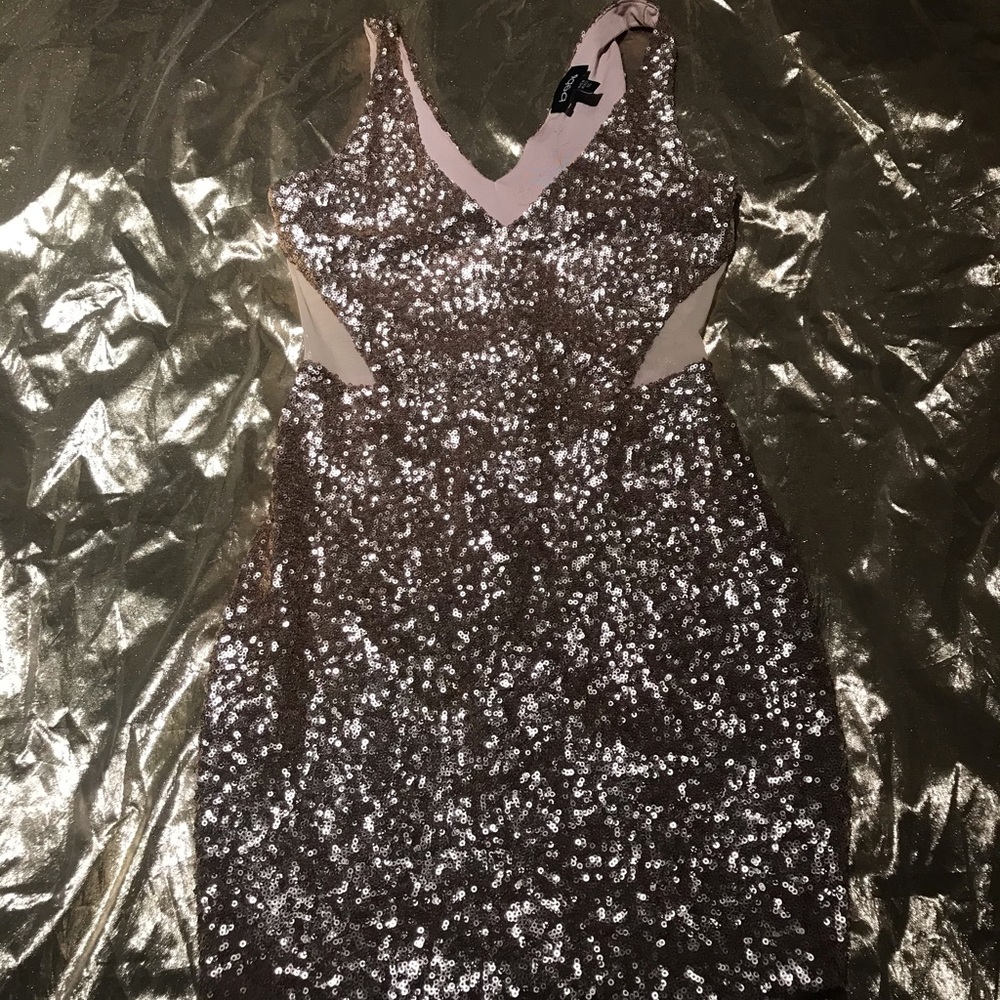Bebe dress